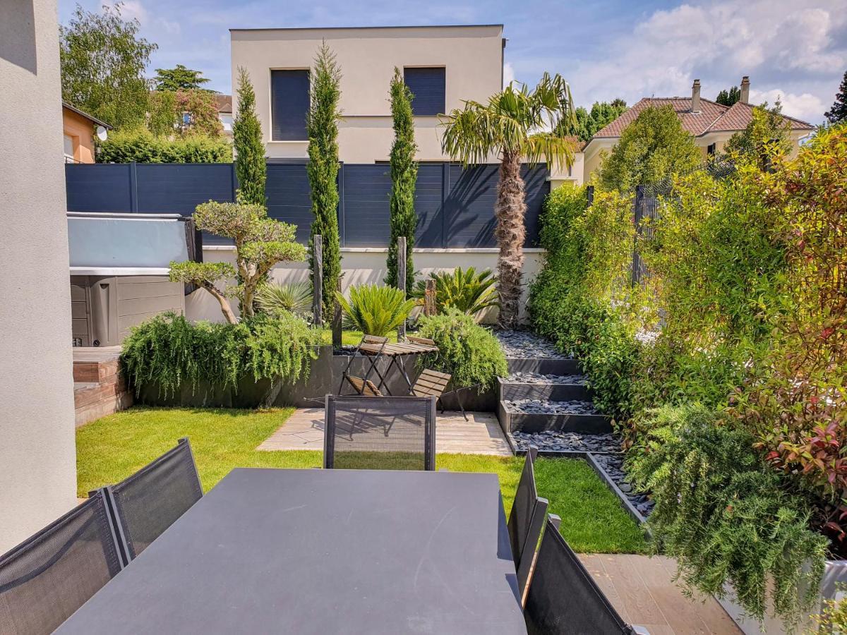 EXIGEHOME - Home stay avec jacuzzi et jardin paysagé Orgeval  Buitenkant foto