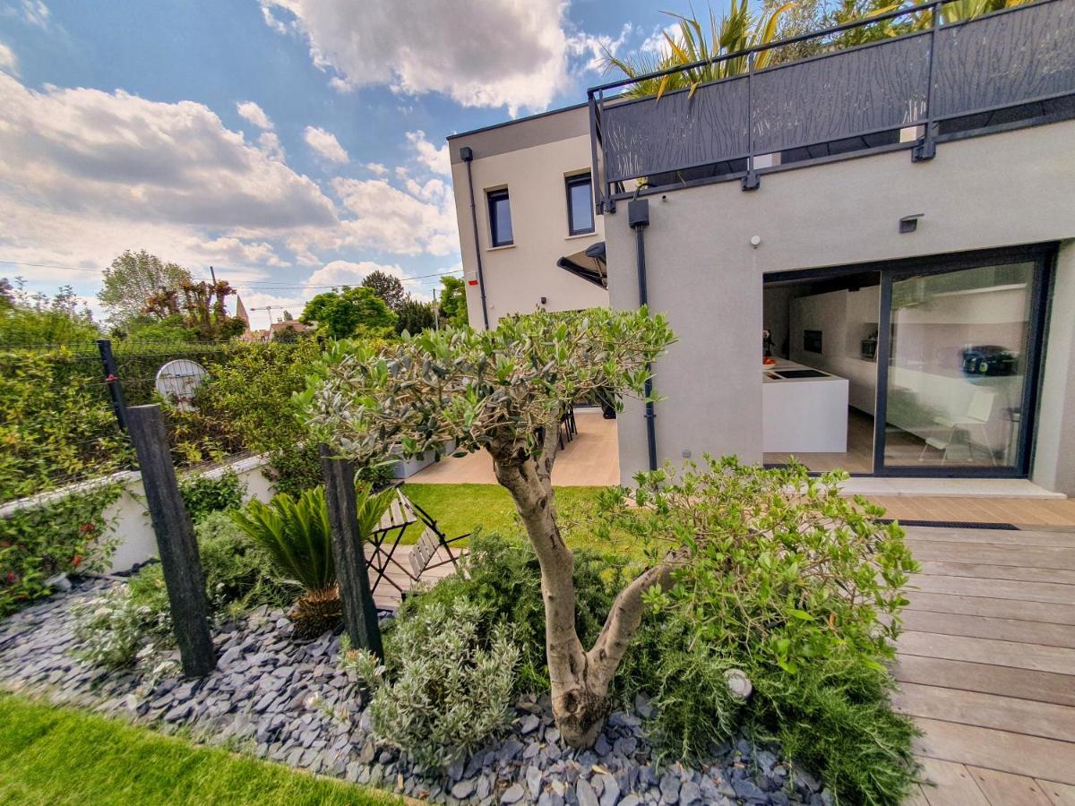 EXIGEHOME - Home stay avec jacuzzi et jardin paysagé Orgeval  Buitenkant foto