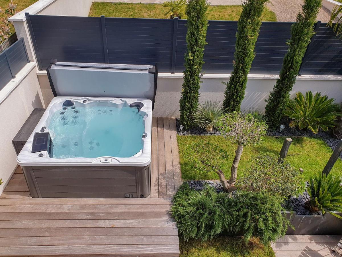 EXIGEHOME - Home stay avec jacuzzi et jardin paysagé Orgeval  Buitenkant foto